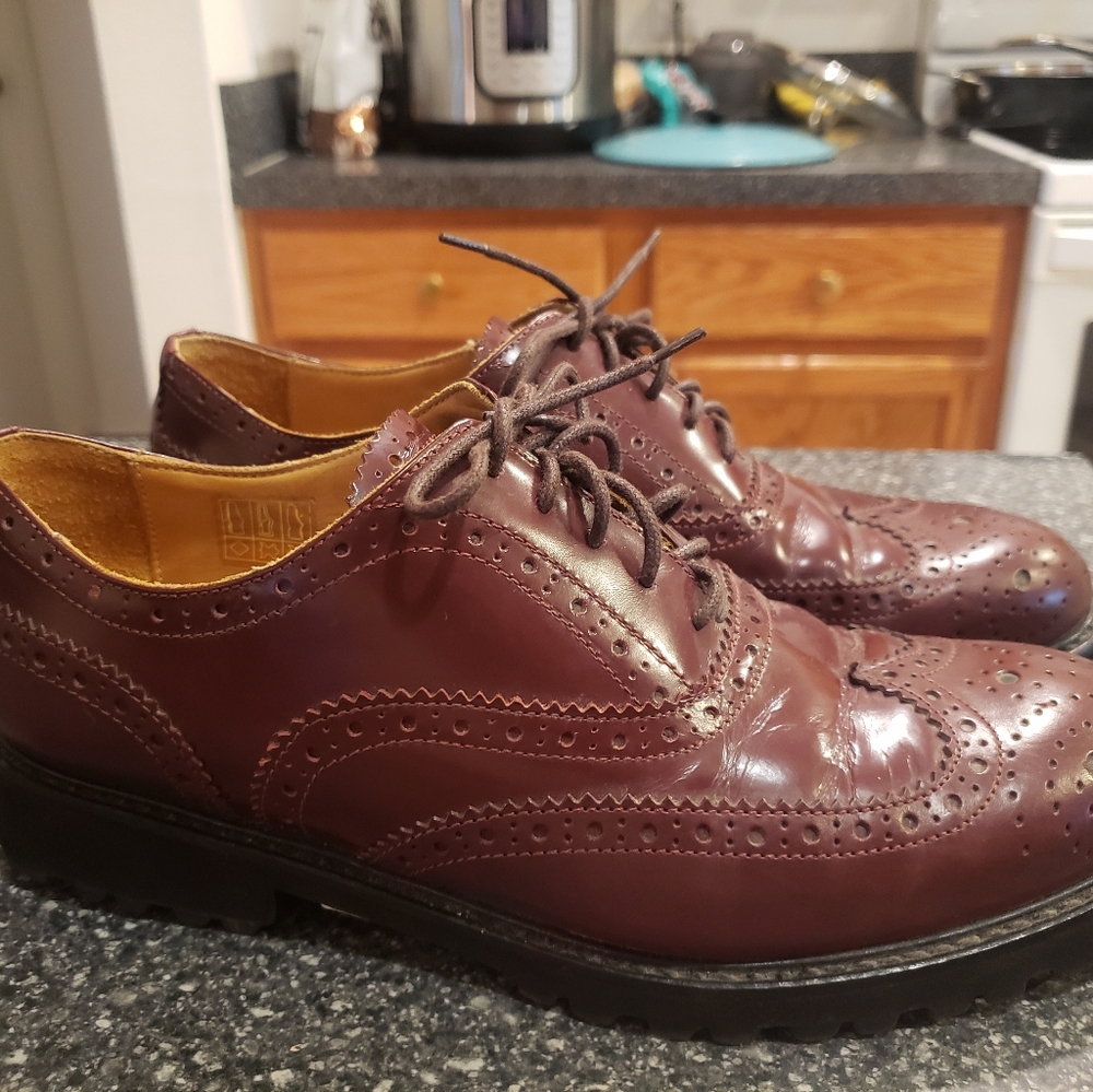 Diane B size 7.5 women's oxford eyelet wingtip brown shoes made in Milan Italy